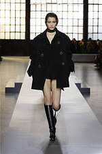 グッチ 2024年秋冬ウィメンズコレクション - 身体に立ち現れるエレガンス｜写真53