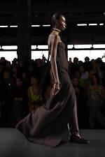 グッチ 2024年秋冬ウィメンズコレクション - 身体に立ち現れるエレガンス｜写真54