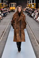 トッズ 2024-25年秋冬メンズ＆ウィメンズコレクション - マッテオ・タンブリーニによる初シーズン｜写真14