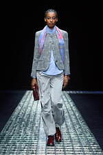 エンポリオ アルマーニ 2024年秋冬ウィメンズコレクション - 夜、あるいは光との対話｜写真12