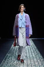 エンポリオ アルマーニ 2024年秋冬ウィメンズコレクション - 夜、あるいは光との対話｜写真13