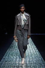 エンポリオ アルマーニ 2024年秋冬ウィメンズコレクション - 夜、あるいは光との対話｜写真17