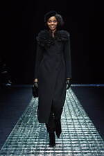 エンポリオ アルマーニ 2024年秋冬ウィメンズコレクション - 夜、あるいは光との対話｜写真24