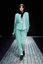 エンポリオ アルマーニ 2024年秋冬ウィメンズコレクション - 夜、あるいは光との対話｜写真40