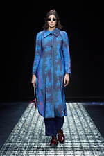 エンポリオ アルマーニ 2024年秋冬ウィメンズコレクション - 夜、あるいは光との対話｜写真47