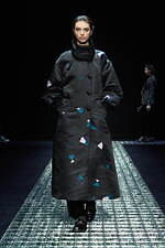 エンポリオ アルマーニ 2024年秋冬ウィメンズコレクション - 夜、あるいは光との対話｜写真56