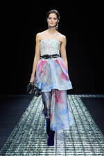 エンポリオ アルマーニ 2024年秋冬ウィメンズコレクション - 夜、あるいは光との対話｜写真62