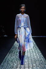 エンポリオ アルマーニ 2024年秋冬ウィメンズコレクション - 夜、あるいは光との対話｜写真63