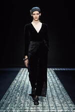 エンポリオ アルマーニ 2024年秋冬ウィメンズコレクション - 夜、あるいは光との対話｜写真68