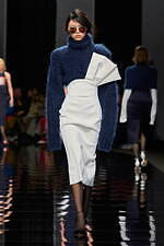 スポーツマックス 2024-25年秋冬コレクション - 美しくも退廃的なディーバに思いを馳せて｜写真20