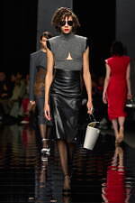 スポーツマックス 2024-25年秋冬コレクション - 美しくも退廃的なディーバに思いを馳せて｜写真29