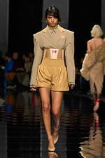 スポーツマックス 2024-25年秋冬コレクション - 美しくも退廃的なディーバに思いを馳せて｜写真38