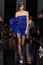 スポーツマックス 2024-25年秋冬コレクション - 美しくも退廃的なディーバに思いを馳せて｜写真46