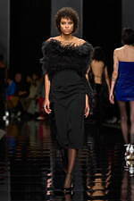 スポーツマックス 2024-25年秋冬コレクション - 美しくも退廃的なディーバに思いを馳せて｜写真48