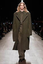 フェラガモ 2024-25年秋冬コレクション - 1920年代における自由の表現｜写真2