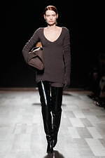 フェラガモ 2024-25年秋冬コレクション - 1920年代における自由の表現｜写真15