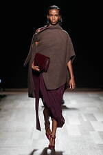 フェラガモ 2024-25年秋冬コレクション - 1920年代における自由の表現｜写真21