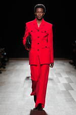 フェラガモ 2024-25年秋冬コレクション - 1920年代における自由の表現｜写真27