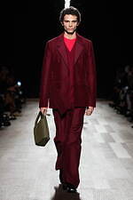 フェラガモ 2024-25年秋冬コレクション - 1920年代における自由の表現｜写真28