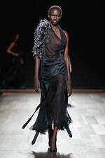 フェラガモ 2024-25年秋冬コレクション - 1920年代における自由の表現｜写真61