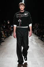 フェラガモ 2024-25年秋冬コレクション - 1920年代における自由の表現｜写真64