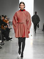 CFCL 2024-25年秋冬コレクション - 日々の抑揚の中でリズムを生み出す｜写真16