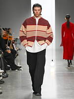 CFCL 2024-25年秋冬コレクション - 日々の抑揚の中でリズムを生み出す｜写真23