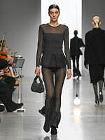 CFCL 2024-25年秋冬コレクション - 日々の抑揚の中でリズムを生み出す｜写真29