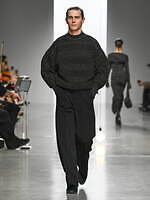 CFCL 2024-25年秋冬コレクション - 日々の抑揚の中でリズムを生み出す｜写真30