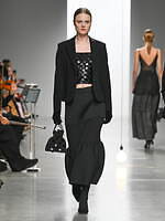 CFCL 2024-25年秋冬コレクション - 日々の抑揚の中でリズムを生み出す｜写真34