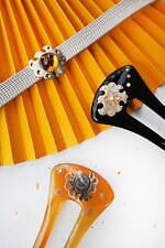 『源氏物語』若紫イメージ着物アクセサリー“すずめ”モチーフの帯留＆かんざし、銀座もとじ限定｜写真1