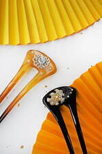 『源氏物語』若紫イメージ着物アクセサリー“すずめ”モチーフの帯留＆かんざし、銀座もとじ限定｜写真4