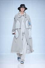 ジョルジオ アルマーニ 2024年秋冬ウィメンズコレクション - 冬の花に託す希望｜写真1