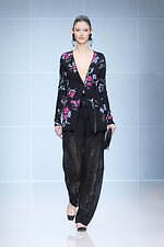 ジョルジオ アルマーニ 2024年秋冬ウィメンズコレクション - 冬の花に託す希望｜写真45