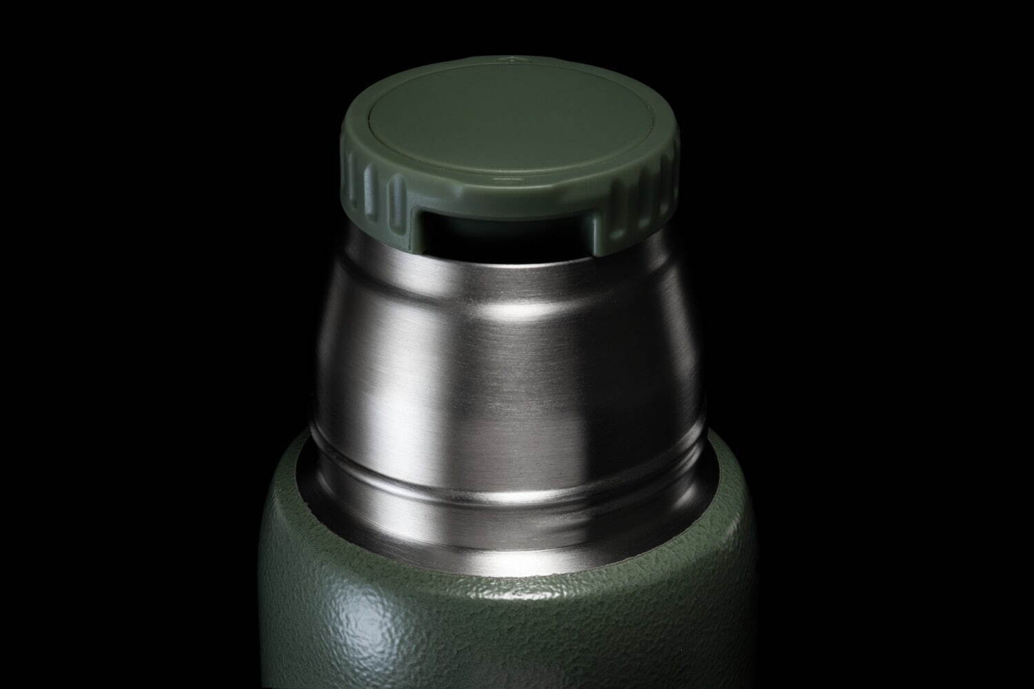 フラグメント デザイン×スタンレーのコラボボトル、“ハンマートーングリーン”カラーに統一｜写真8