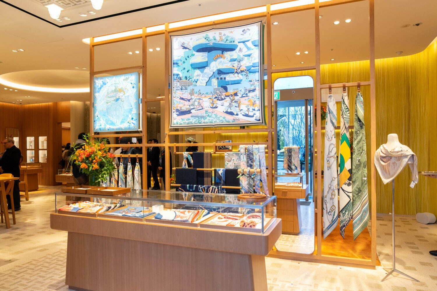 エルメスの新店舗が東京・麻布台ヒルズに誕生、レザーグッズからホームアイテムまでフルラインナップ｜写真3