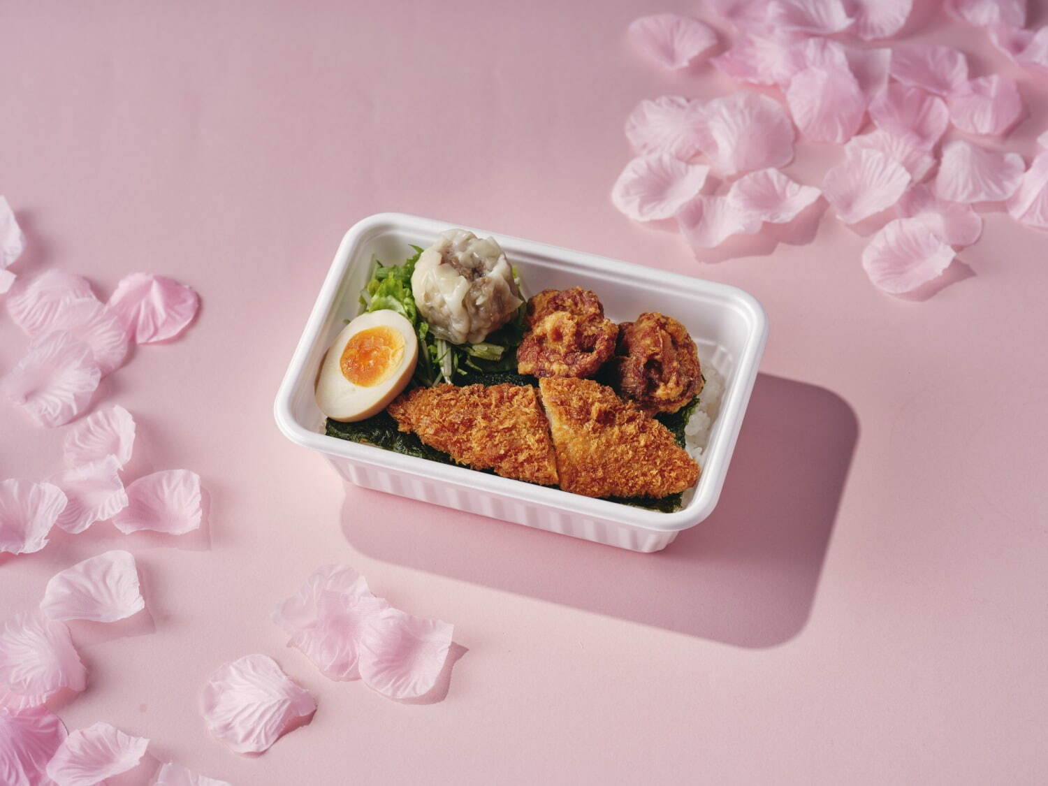 東京ガーデンテラス紀尾井町の春イベント、“虹色に染まる”夜桜ライトアップ＆「花見弁当」など限定グルメ｜写真6