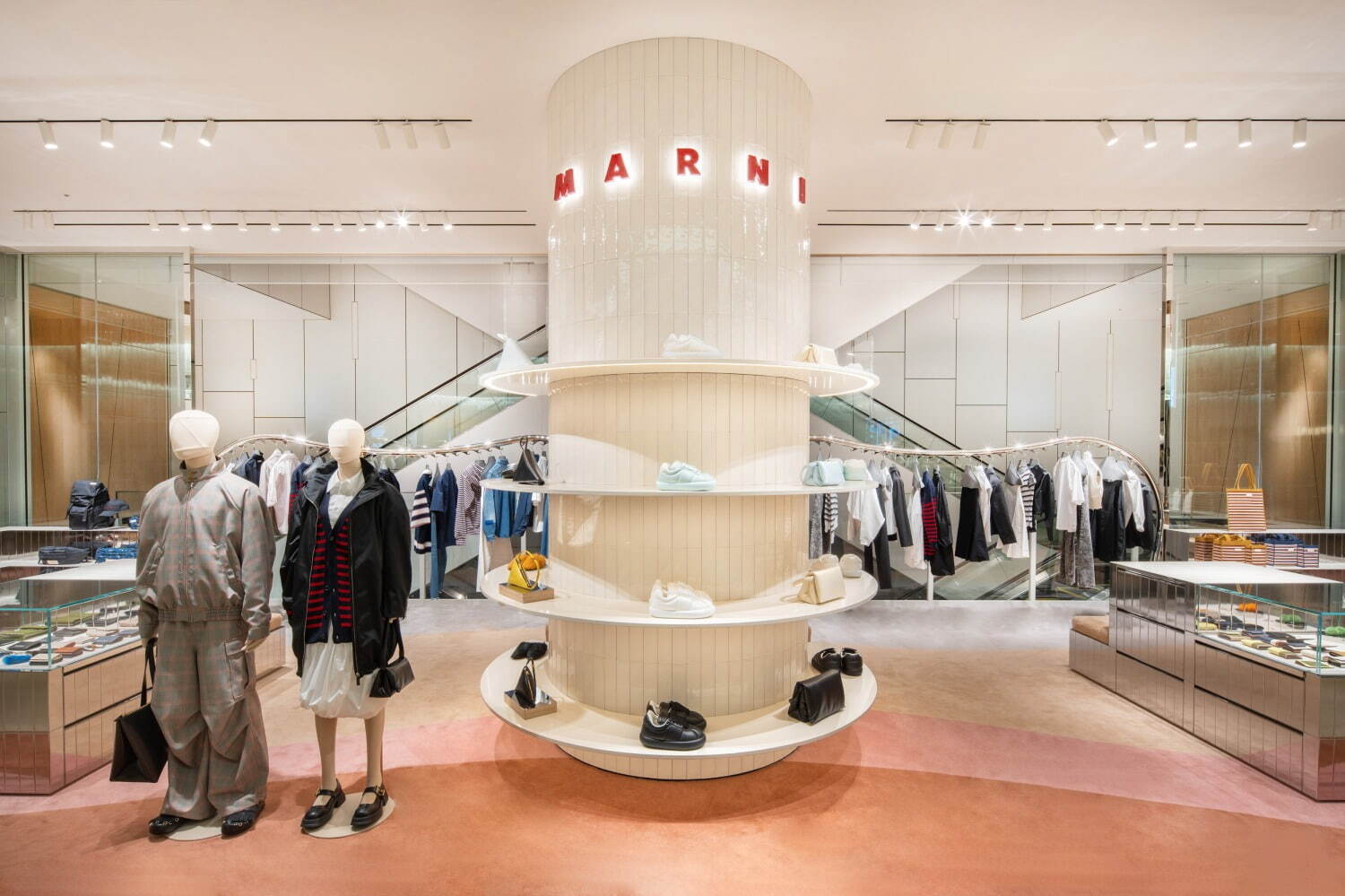 マルニ“鮮やかライムカラー”のリバーシブルトートバッグ「ヤヌス マルニ“鮮やかライムカラー”のリバーシブルトートバッグ「ヤヌス