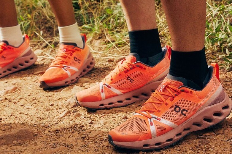 「オン」初となるトレイルシューズとハイキングシューズ、"最先端"ミッドソールテクノロジー搭載で