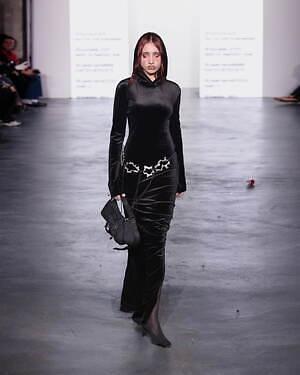 アヴァヴァヴ(AVAVAV) 2024-25年秋冬ウィメンズ&メンズコレクション  - 写真6