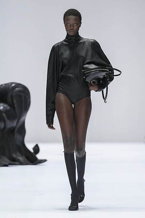 アクネ ストゥディオズ(Acne Studios) 2024-25年秋冬ウィメンズコレクション  - 写真13