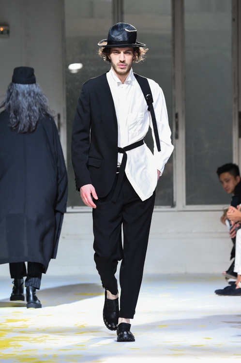 ヨウジヤマモト(Yohji Yamamoto) 2015年春夏メンズコレクション  - 写真24