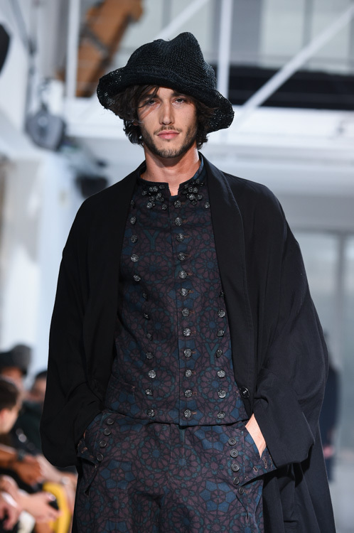 ヨウジヤマモト(Yohji Yamamoto) 2015年春夏メンズコレクション  - 写真50