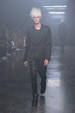 ユリウス 2015年春夏コレクション - 幾何学面で構成された人体｜写真9