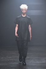 ユリウス 2015年春夏コレクション - 幾何学面で構成された人体｜写真12