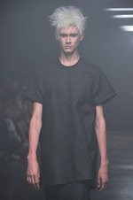 ユリウス 2015年春夏コレクション - 幾何学面で構成された人体｜写真13