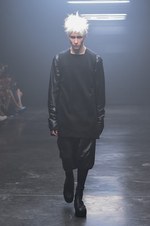 ユリウス 2015年春夏コレクション - 幾何学面で構成された人体｜写真19