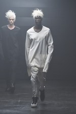 ユリウス 2015年春夏コレクション - 幾何学面で構成された人体｜写真21