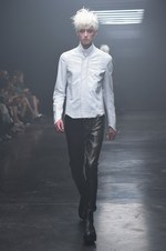 ユリウス 2015年春夏コレクション - 幾何学面で構成された人体｜写真27