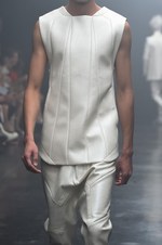 ユリウス 2015年春夏コレクション - 幾何学面で構成された人体｜写真34